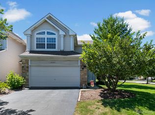 1003 Viewpoint Dr #1003, Lake In the Hills, IL 60156