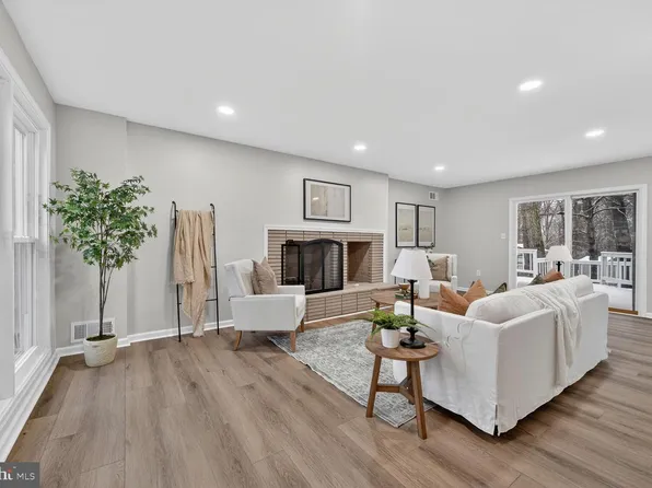 700 Kings Ln, Fort Washington, MD 20744