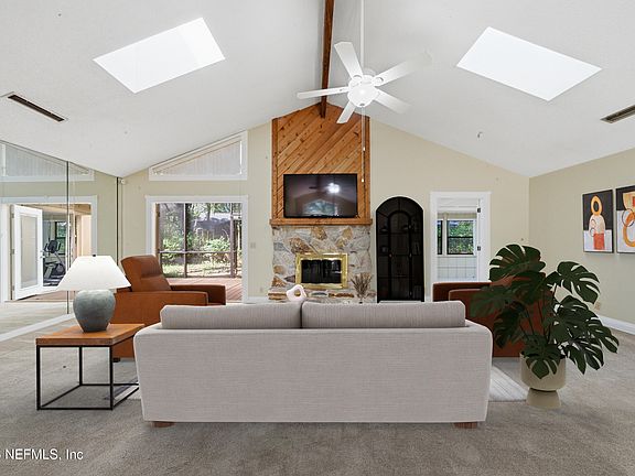 4th image of 12062 HIDDEN HILLS Drive S