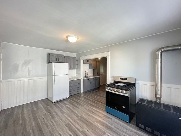 2nd image of 398 Amory St #B