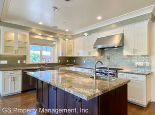 1049 Dartmouth Ln, Los Altos, CA 94024