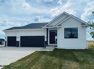 510 SE Esker Ridge Dr, Waukee, IA 50263