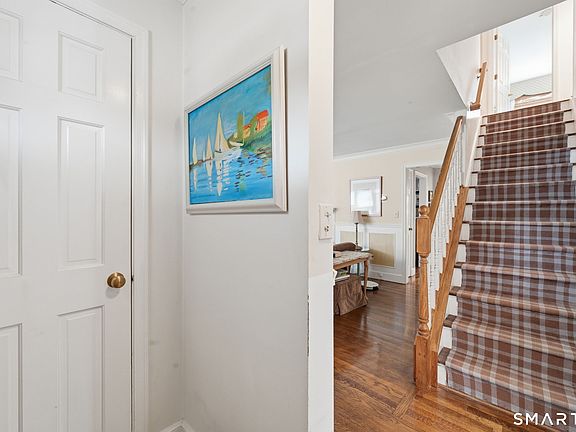 4th image of 32 Crown Street