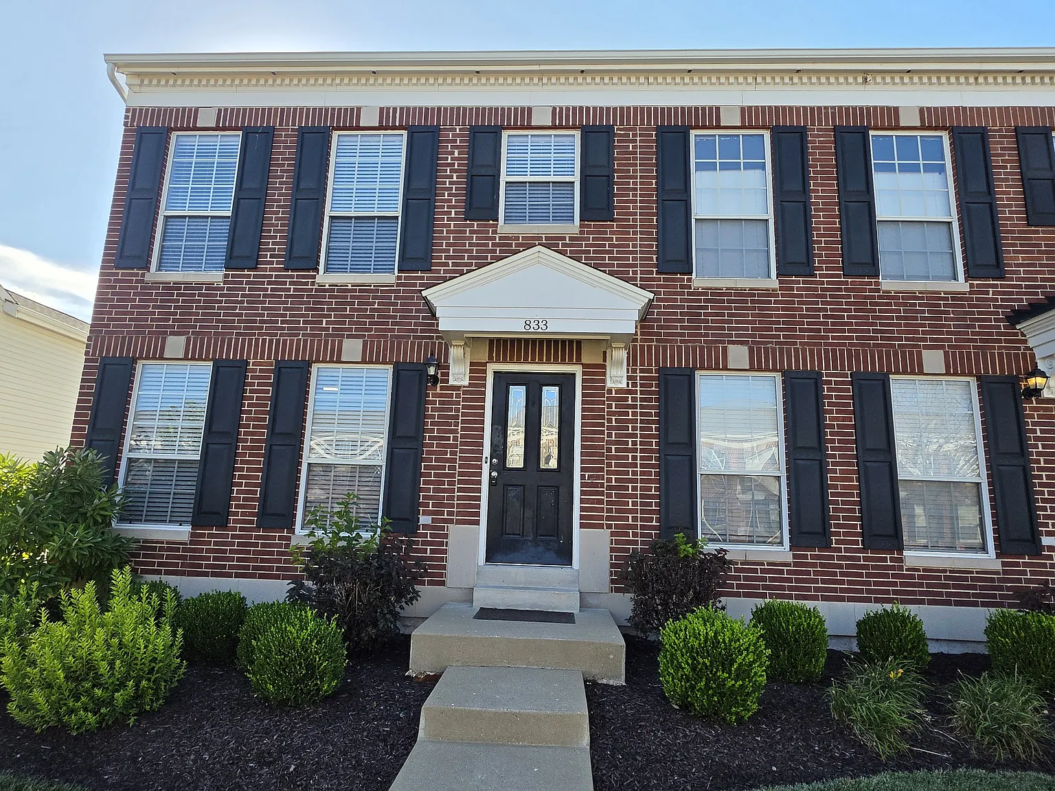 3 bed, 2.5 bath, 1428 sqft, $1,995 — Photo 1