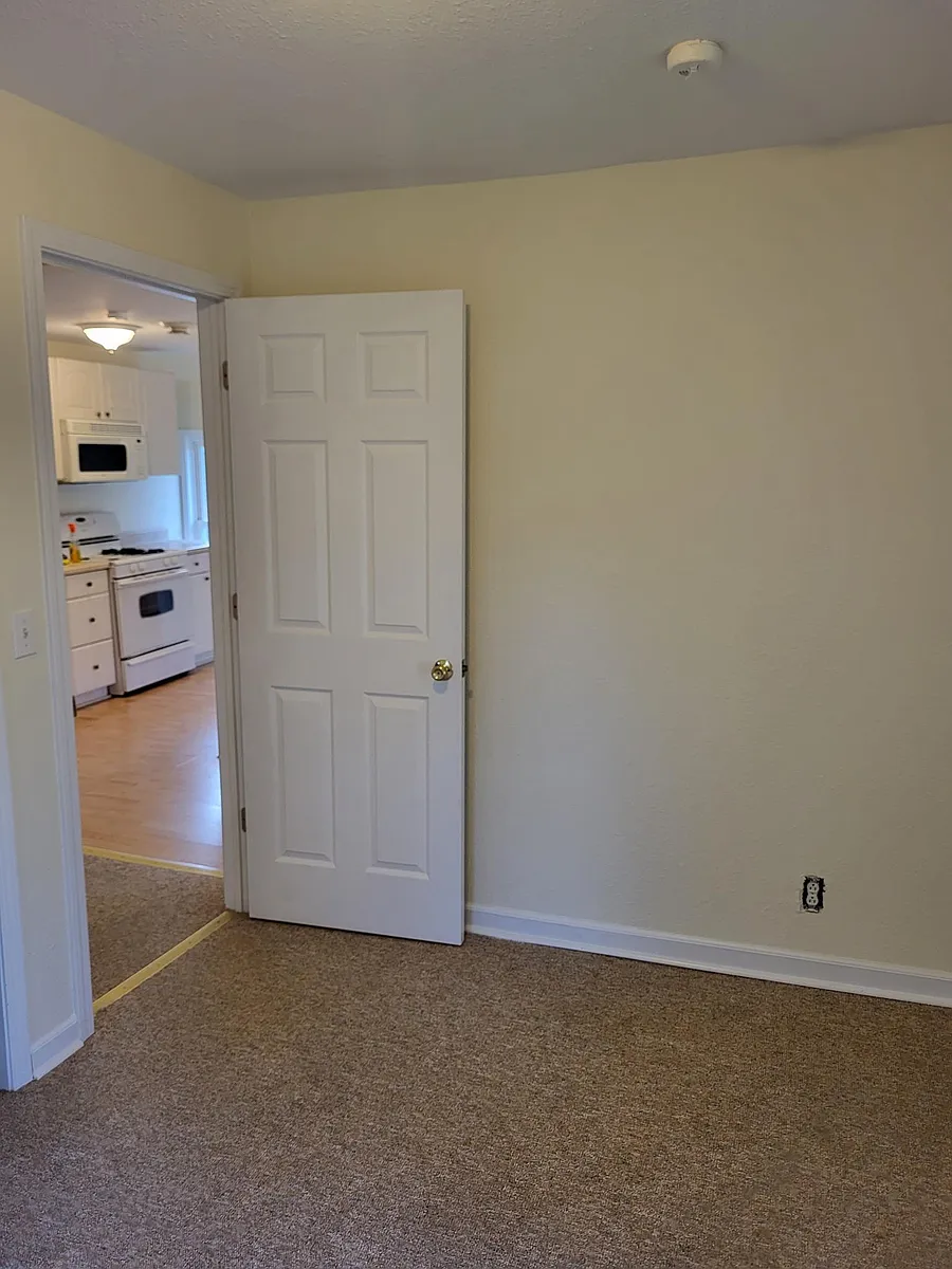 private bedroom - 602 8th St