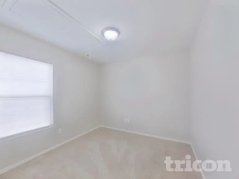 2226 Buckleigh Dr — Photo 14