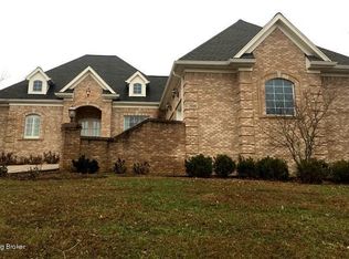 7500 Creekton Dr, Louisville, KY 40241