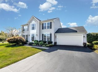 8089 Greystone Ct, East Amherst, NY 14051