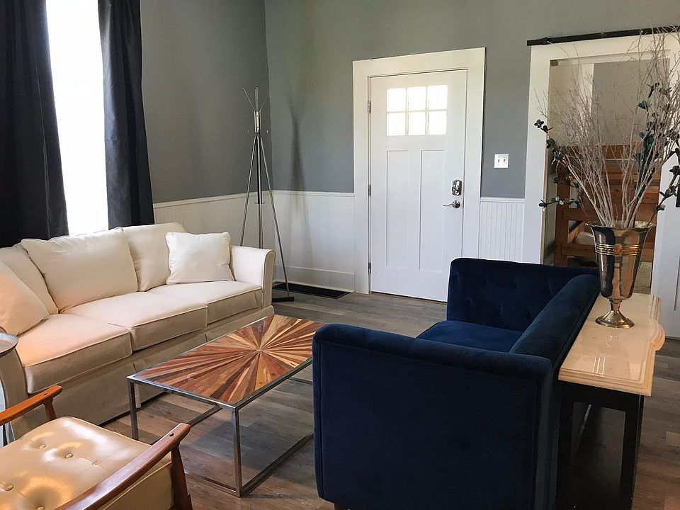 1st image of 190 W Pine St #1