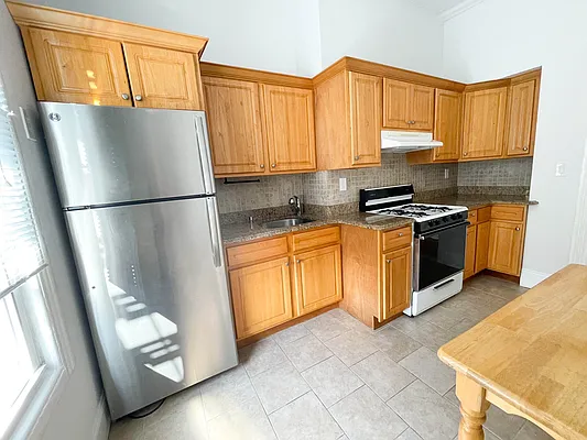 Rented by Ulas Real Estates Inc | media 28