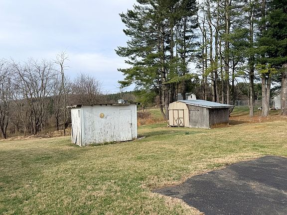 5th image of 4786 Pipers Gap Rd