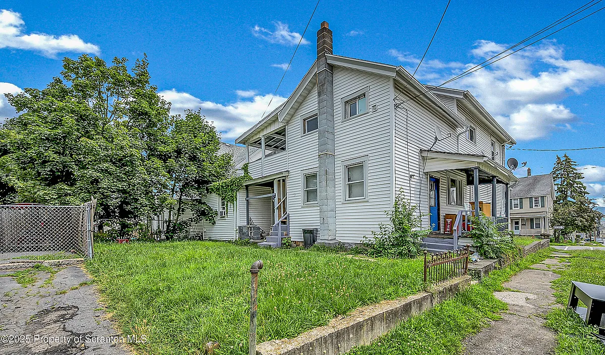 Building Photo - 301 N Bromley Ave #1