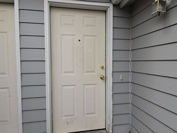2nd image of 2490 Wheeler Dr Unit B