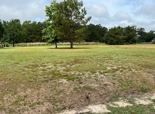 19 Smith Mill Rd, Lumberton, NC 28358