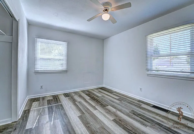 1355 Mesa Ave — Photo 7