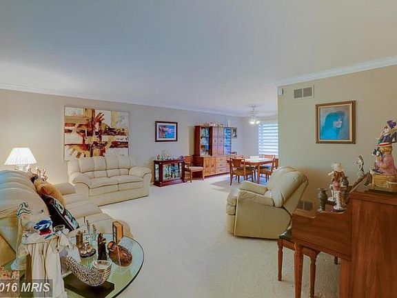 2nd image of 125 Sunnymeadow Ln