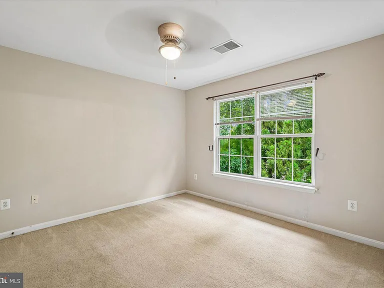 905 Royal Elm Ct — Photo 37