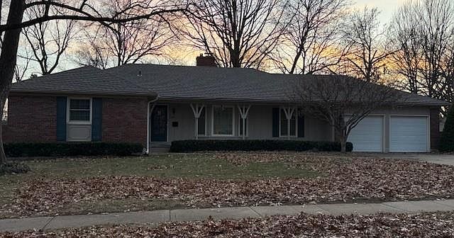 1st image of 5701 W 85th St