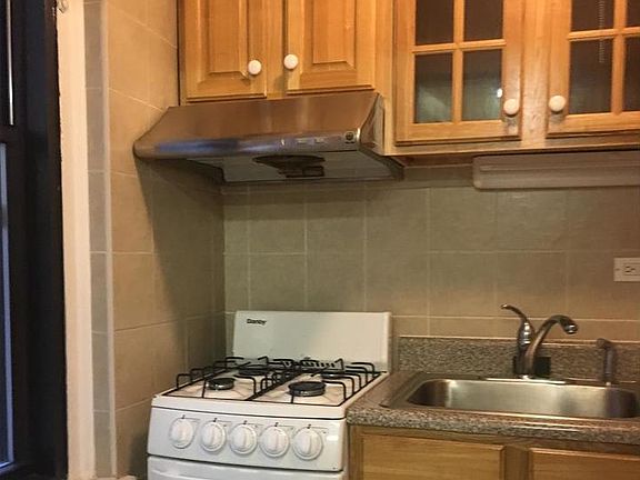 5th image of 162 W 56th St APT 1007