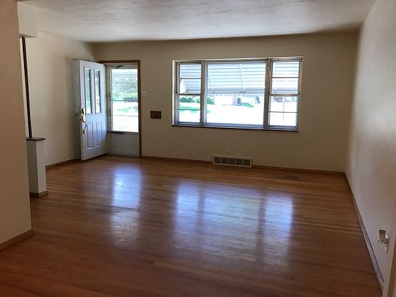 4th image of 4101 Fabian Dr