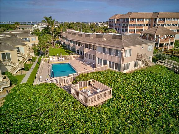4th image of 1501 NE Ocean Blvd APT 12