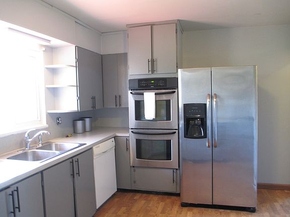 4th image of 804 Northampton St