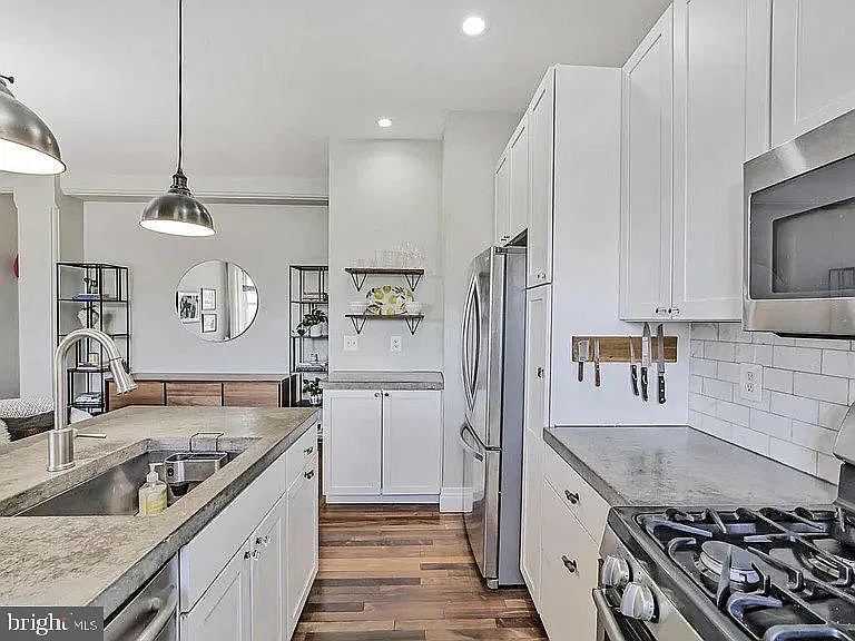 1 bed, 1.0 bath, 845 sqft, $2,350 — Photo 4