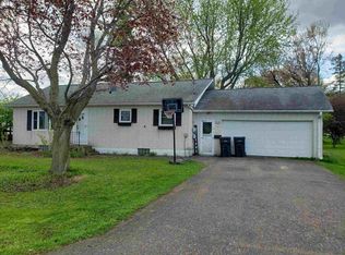 7689 Maple Ln, Hewitt, WI 54441