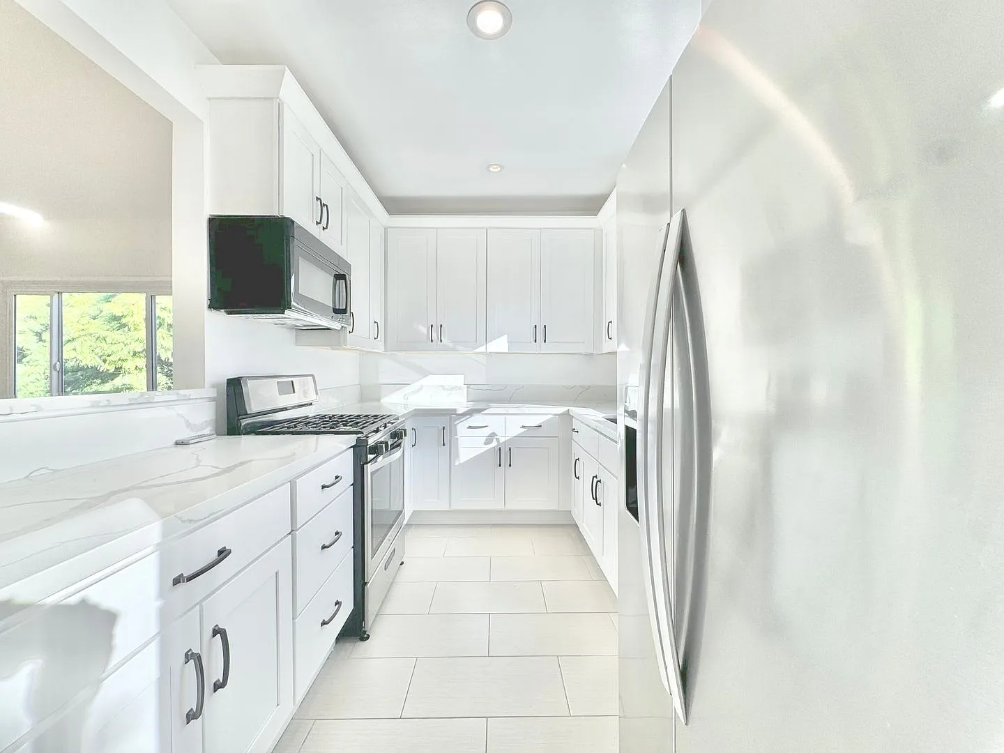 333 N. Oakhurst Dr. — Photo 3