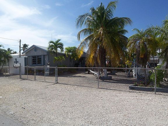 3rd image of 214 Banyan Ln