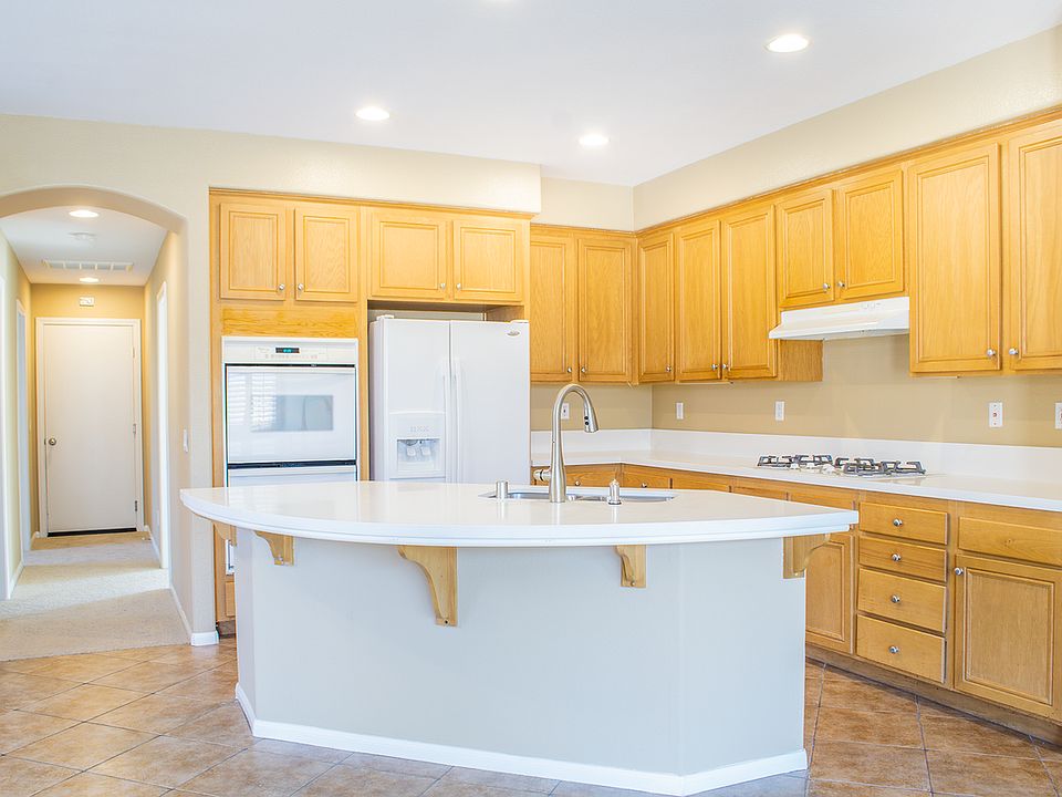 2nd image of 1564 Ravinia Dr