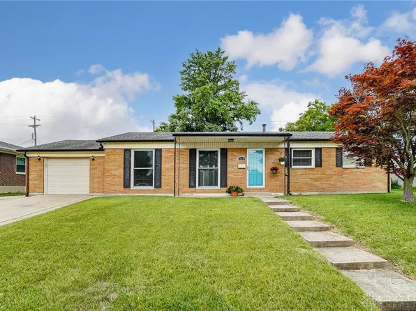 135 N Garber Dr, Tipp City, OH 45371