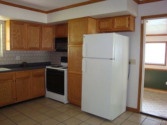 5th image of 35 Grace St