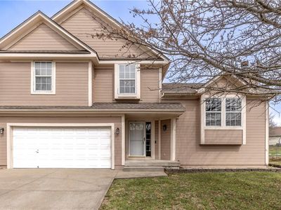 10208 E 220th St, Peculiar, MO, 64078