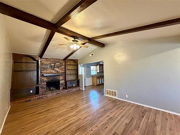 3rd image of 3021 Glenwood Dr