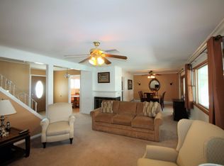 39 Rain Lily Rd, Levittown, PA 19056