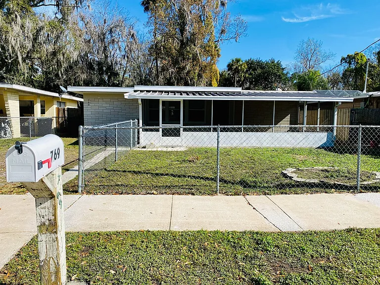 769 Greenway Pl — Photo 1