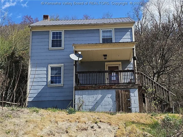183 Hillside Dr, Boomer, WV 25031