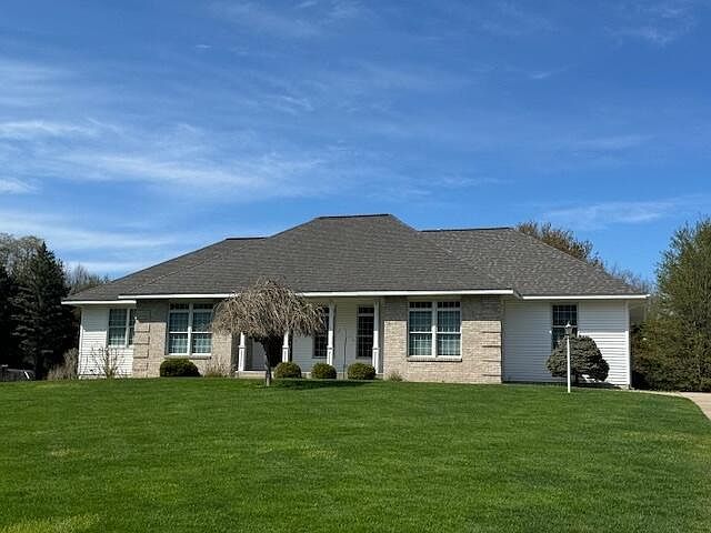 1st image of 17852 Dogwood Dr