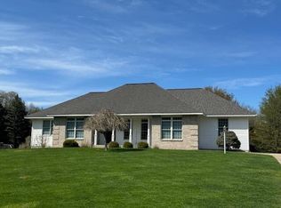 17852 Dogwood Dr, Spring Lake, MI 49456