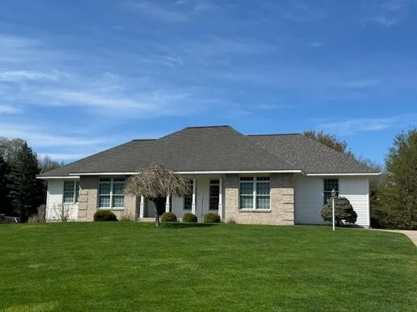 17852 Dogwood Dr, Spring Lake, MI 49456