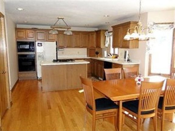 2nd image of 4738 Salems Way