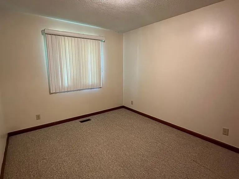 14315-14317 W Heather Ln — Photo 3
