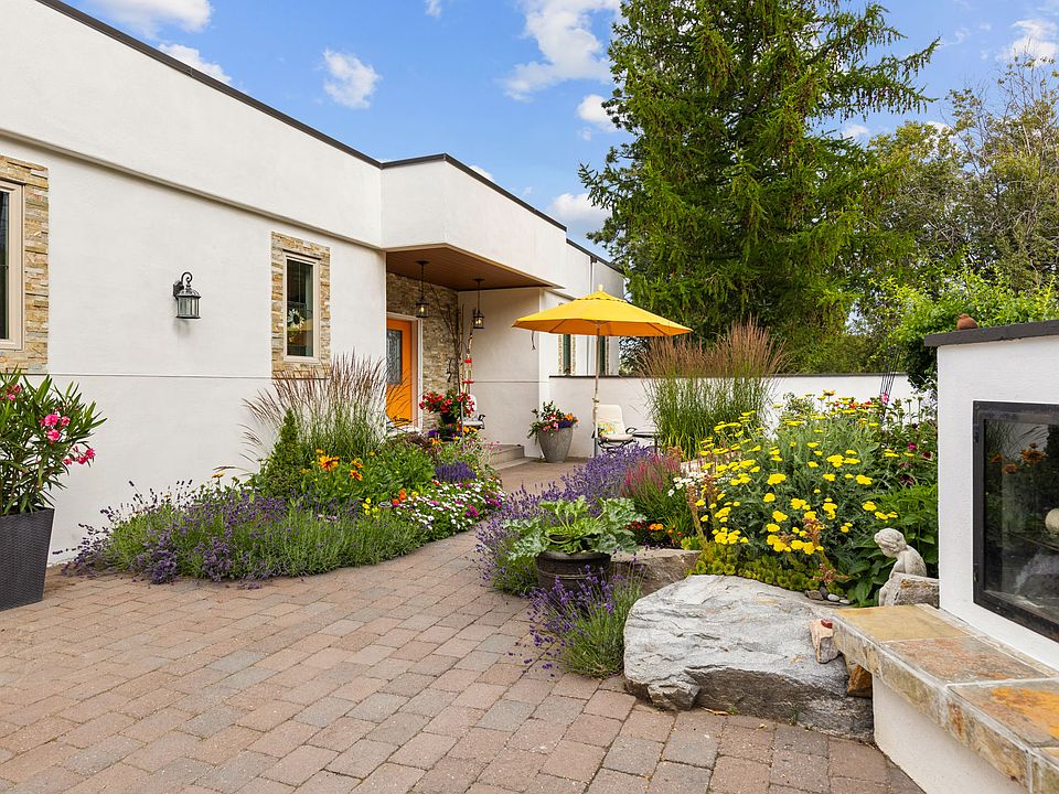 1st image of 2286 Carmi Rd