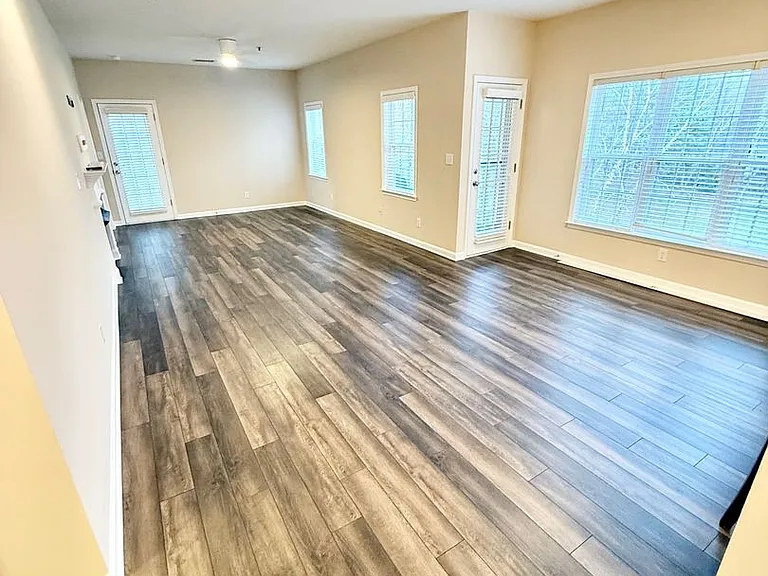 8938 Rosalyn Glen Rd — Photo 2