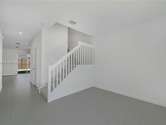5th image of 701 SE 13th Street Cir #Townhouse 701