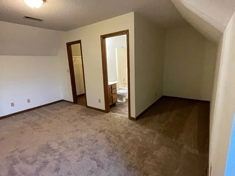 2842 Whitener St — Photo 1