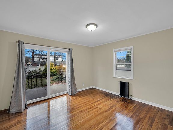 5th image of 57 Newburgh St