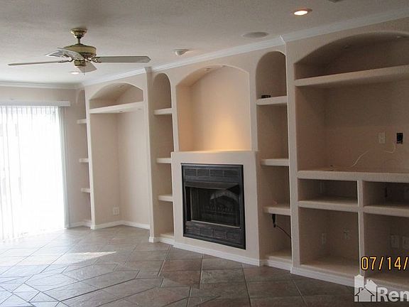 3rd image of 110 Sabine Dr