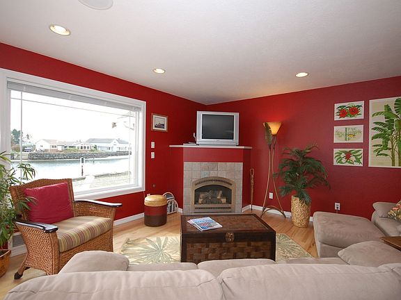 2nd image of 4977 NE Canal Ln